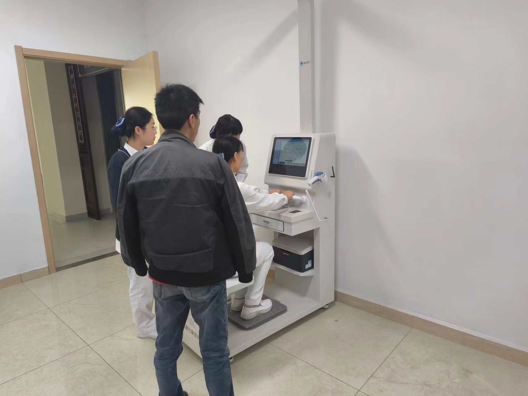 智能健康管理新趨勢：解碼健康小屋一體機(jī)的核心價(jià)值與應(yīng)用場景